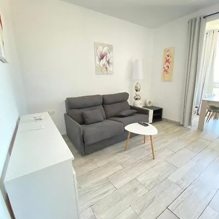 Avec Piscine Et Parking *