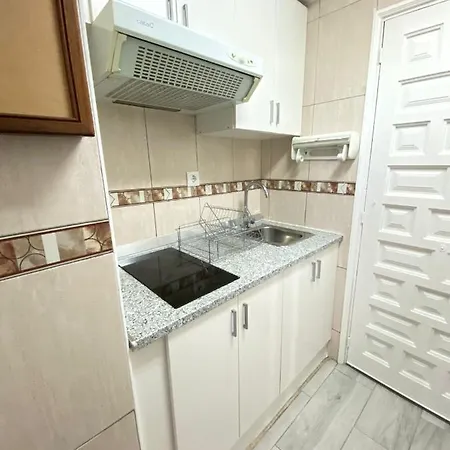 Apartment Avec Piscine Et Parking Roses