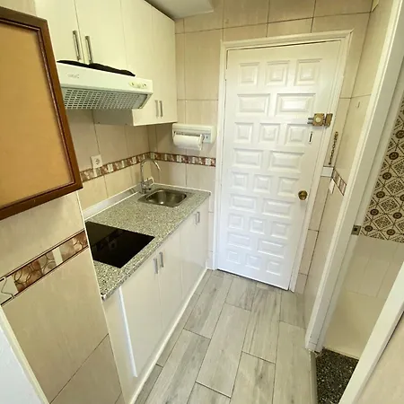 Apartment Avec Piscine Et Parking Roses