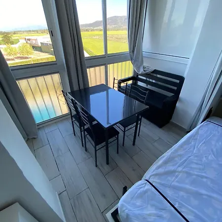 Avec Piscine Et Parking アパート