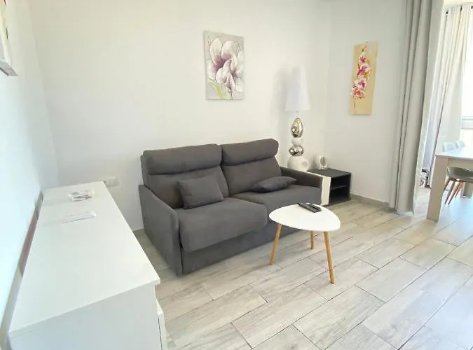 Avec Piscine Et Parking *