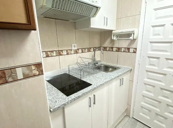 Apartment Avec Piscine Et Parking Roses