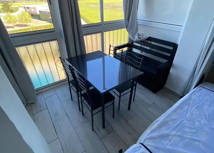 Avec Piscine Et Parking Apartment