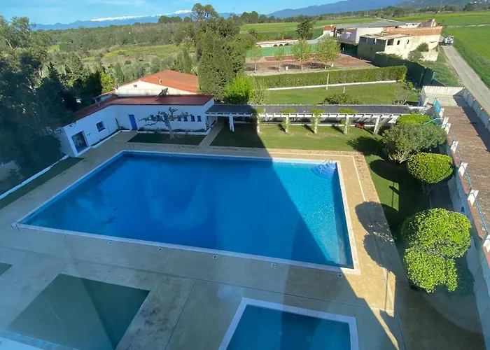 Avec Piscine Et Parking Appartamento